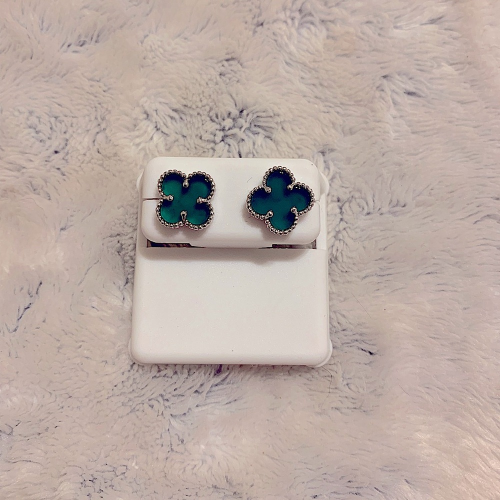925 rhodium plated sterling clover earrings, green